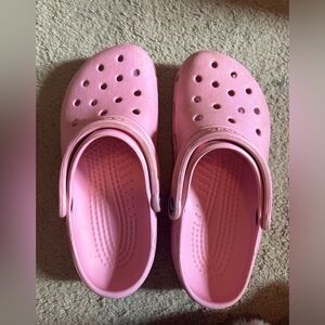 Women’s pink crocs